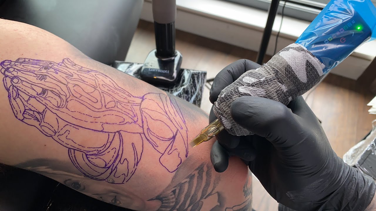 LIVE TATTOO: PRAYING HANDS 🙏🏼