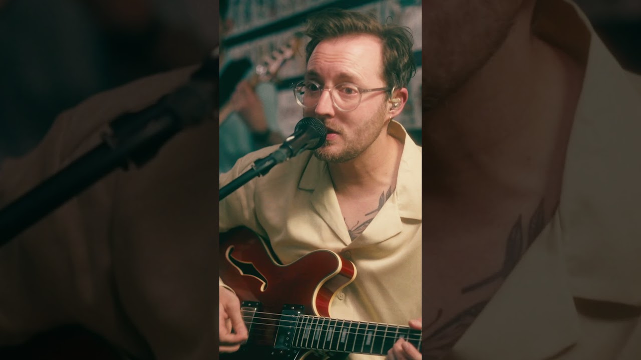 Lion of Judah 🤝 playing songs in tattoo shops #musicvideo #fyp