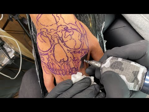 LIVE TATTOO: SKULL HAND 💀