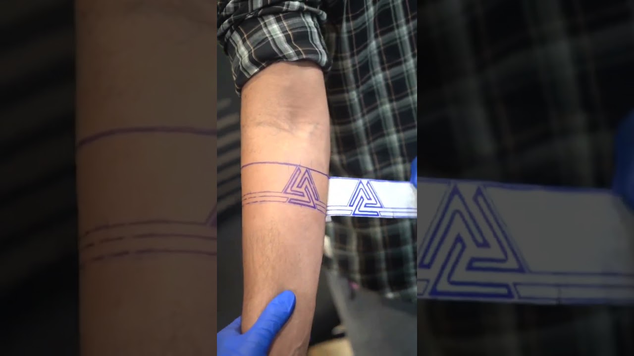 Stunning Armband Tattoo Ideas at Our Tattoo Studio! 🔥 #ArmbandTattoos #InkedDesigns #tattoos