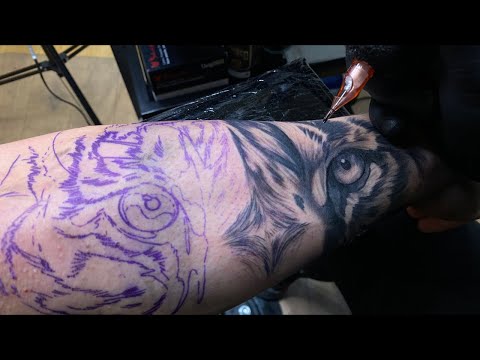 LIVE TATTOO: TIGER EYES 🐯👁