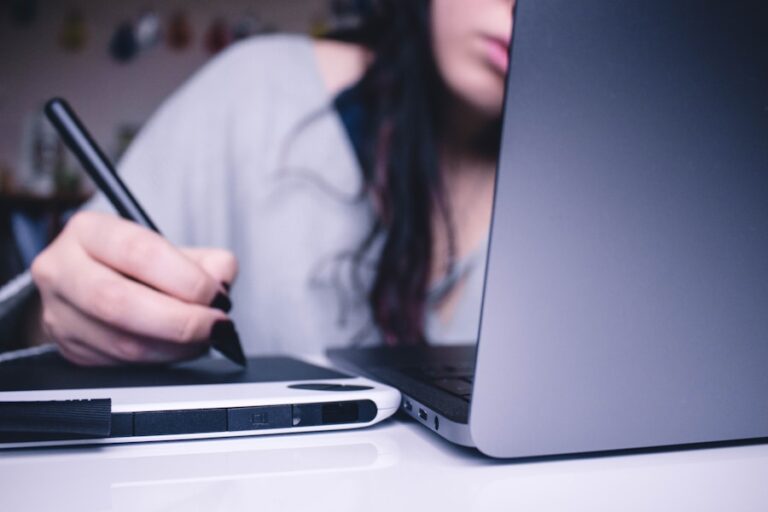 The Ultimate Guide to Choosing the Right Digital Art Stylus for Your Creative Needs